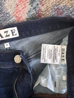 Daze Denim NEW - NO TAGS shy girl dark blue jean 25